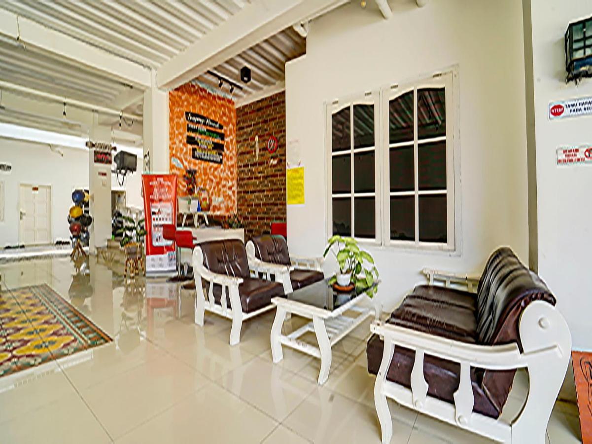 Super Oyo 91173 Guesthouse King Puntodewo Pakualaman Exteriér fotografie